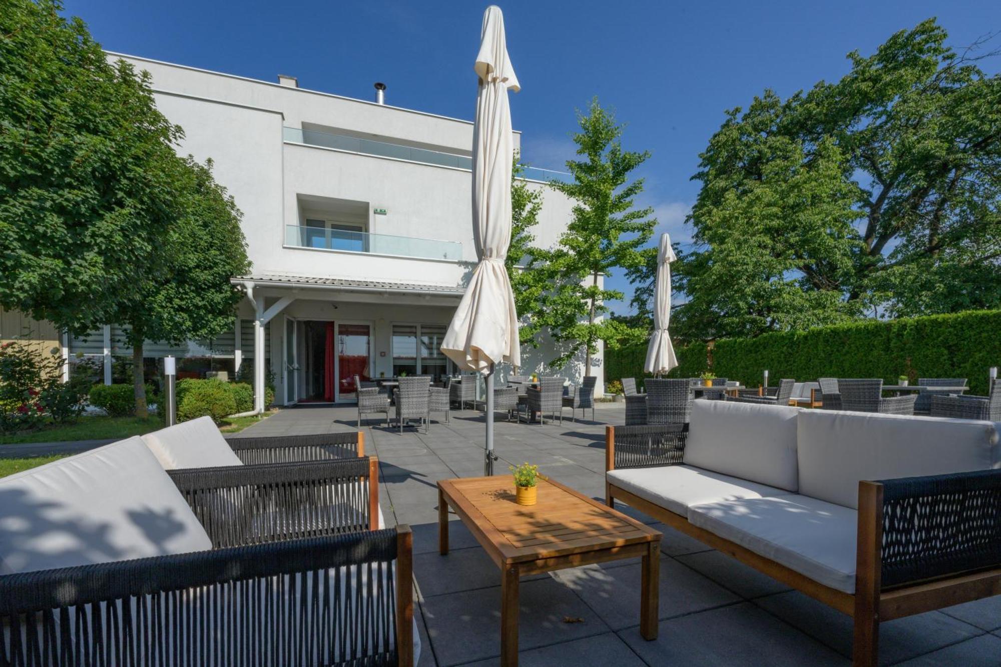 זאגרב Hotel Magdalena מראה חיצוני תמונה