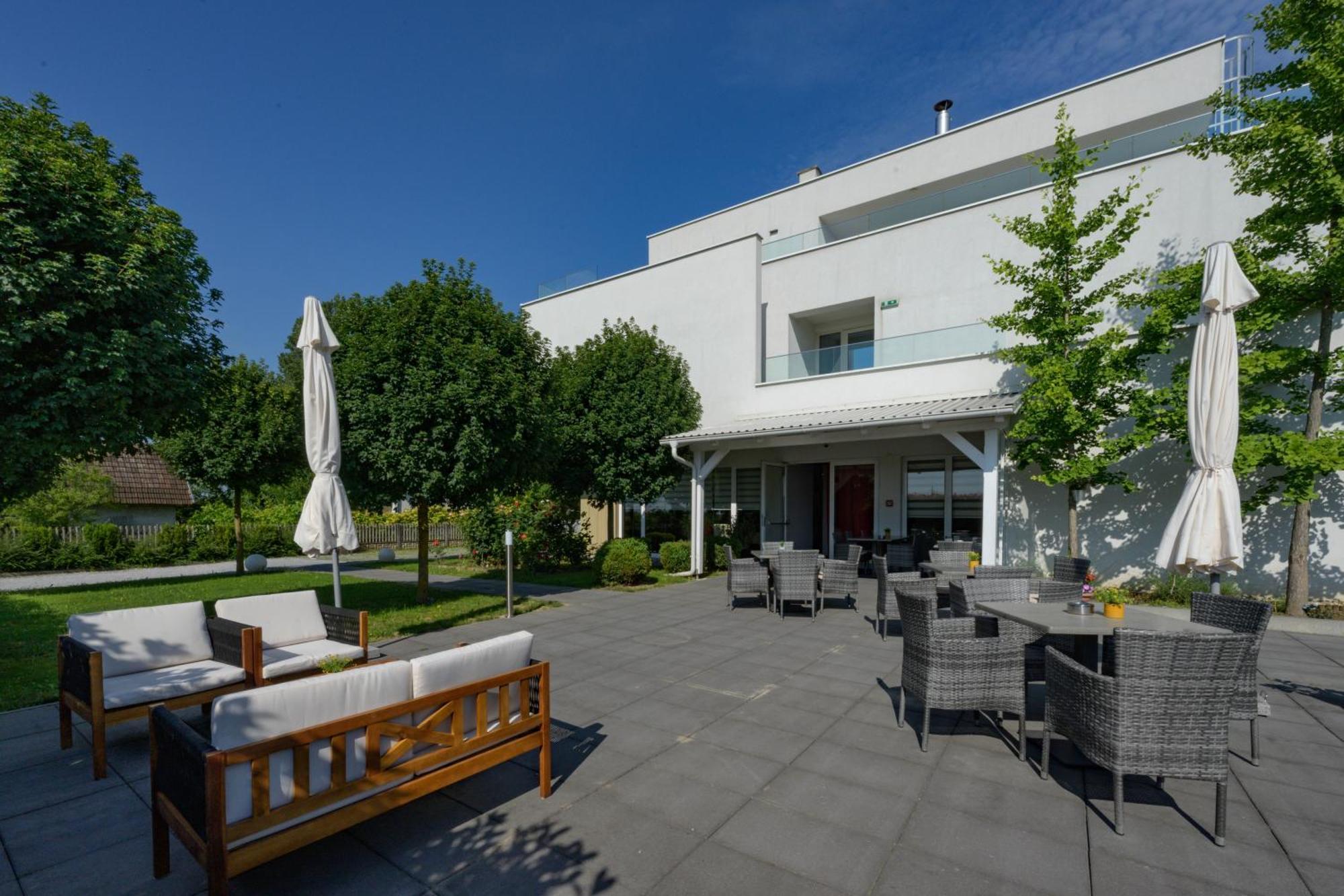 זאגרב Hotel Magdalena מראה חיצוני תמונה