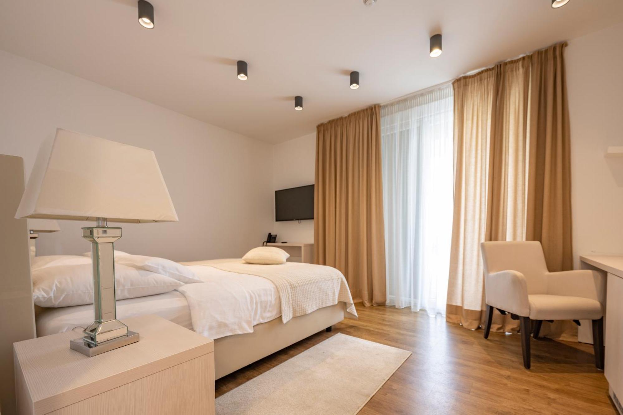 זאגרב Hotel Magdalena מראה חיצוני תמונה